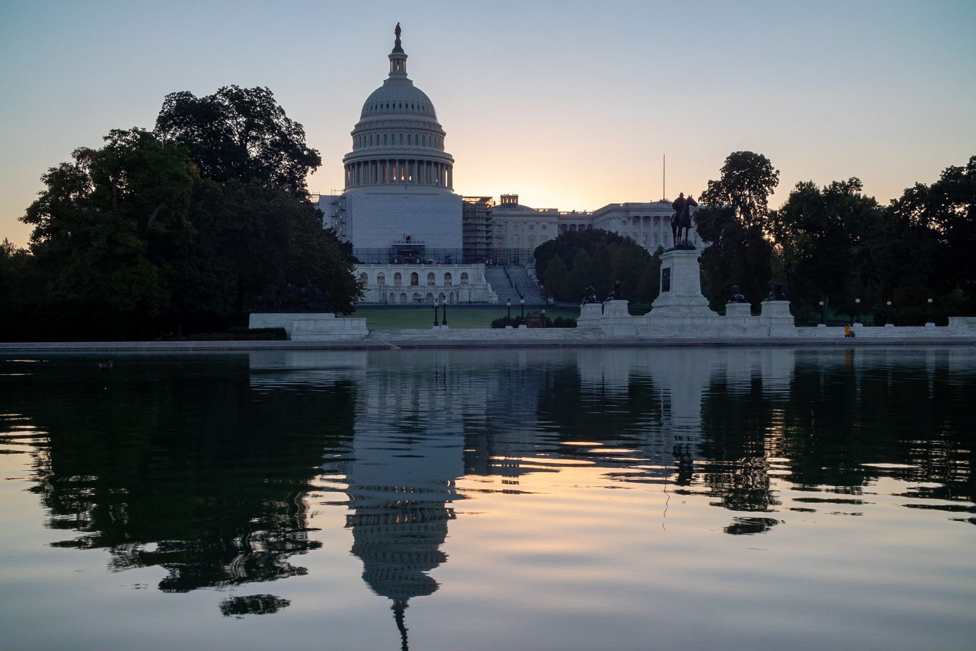 Sunrise behind the U.S. Capitol building in Washington D.C. on Friday, Oct. 7, 2022. (Tim Lenard/The Nevada Independent)